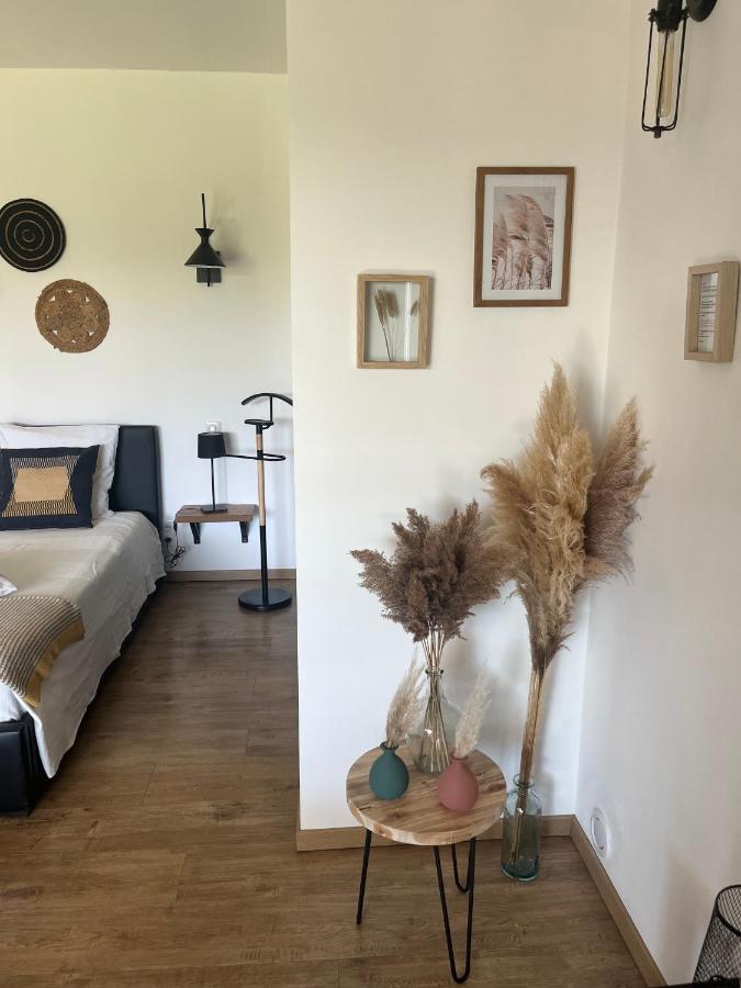 Gites Dans Mas En Pierres Robion en Luberon Dış mekan fotoğraf