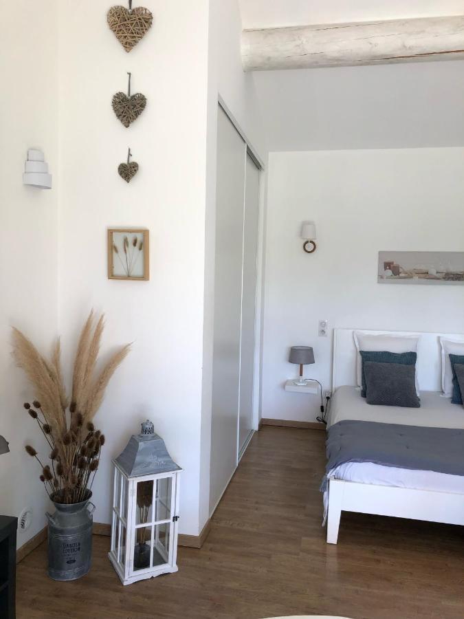 Gites Dans Mas En Pierres Robion en Luberon Dış mekan fotoğraf