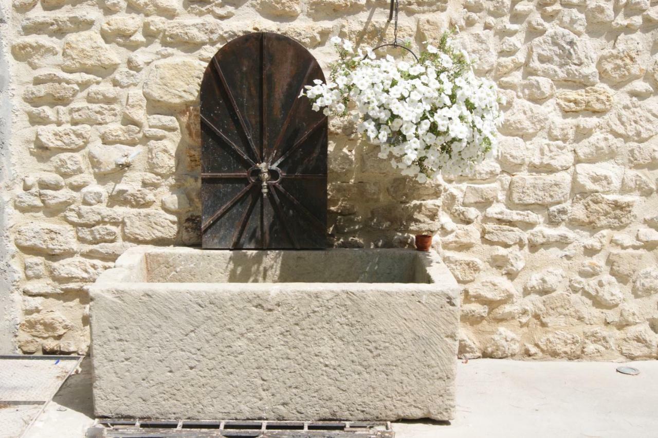 Gites Dans Mas En Pierres Robion en Luberon Dış mekan fotoğraf
