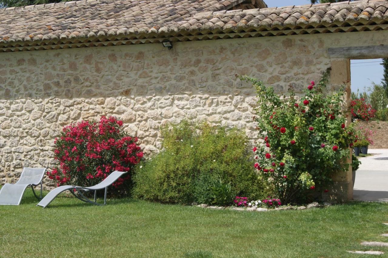 Gites Dans Mas En Pierres Robion en Luberon Dış mekan fotoğraf